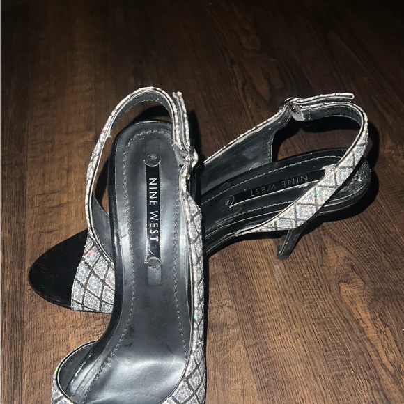Nine West-  black and silver, 2”heel - size 10 excellent condition - Picture 4 of 4